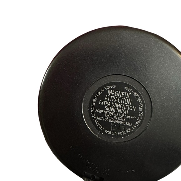 MAC - TRICK OF THE LIGHT EXTRA DIMENSION SKINFINISH KIT NEW! Collectible NIB - Picture 7 of 10